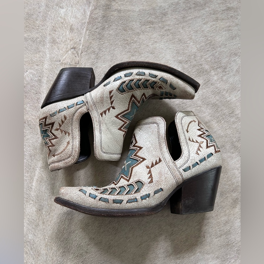 Ariat ankle cowboy boots